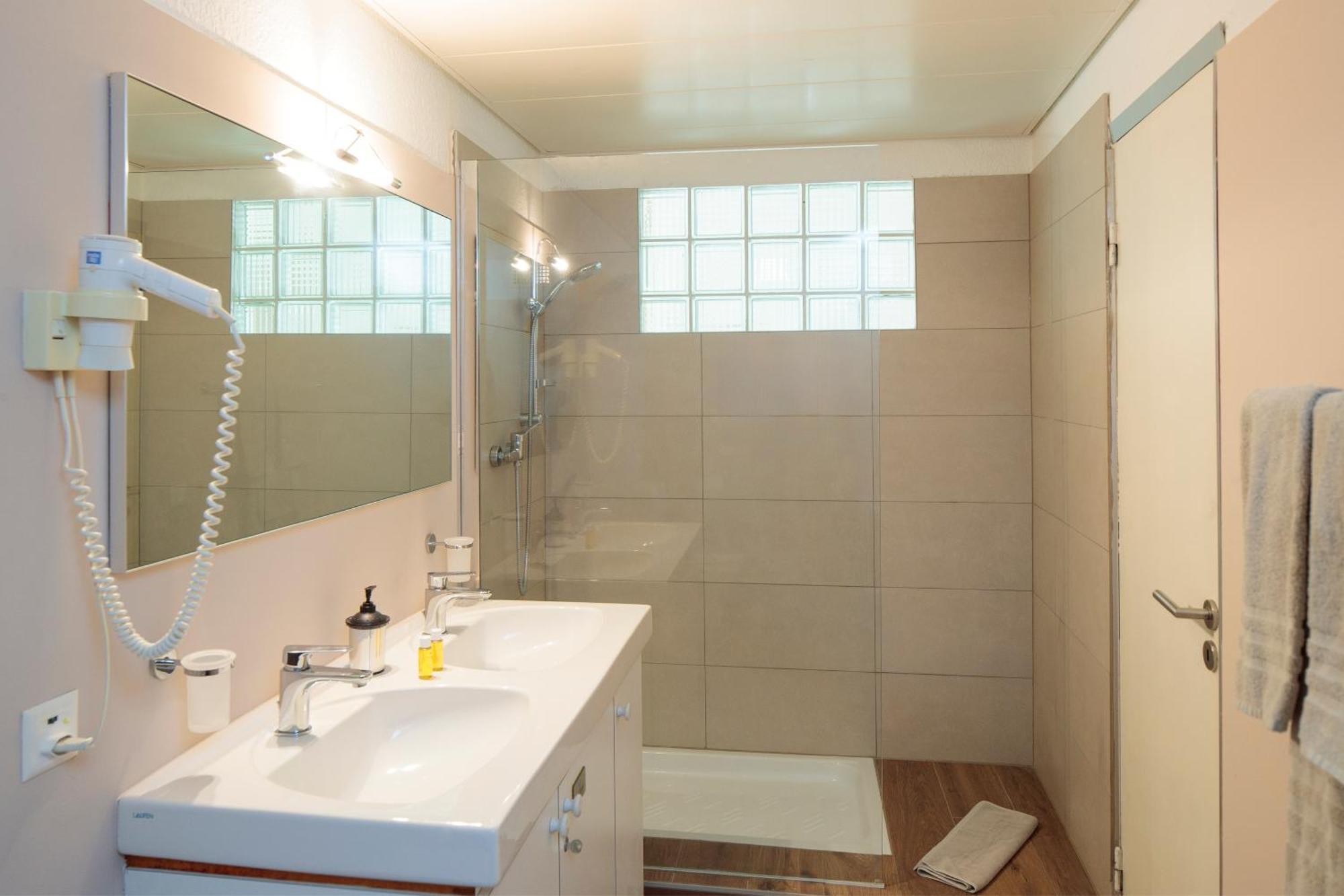 Hotel America Locarno Bagian luar foto